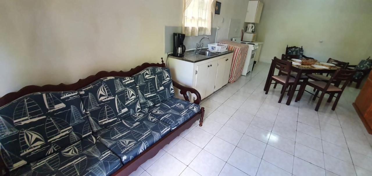 Malfranza Apartments Bridgetown Extérieur photo